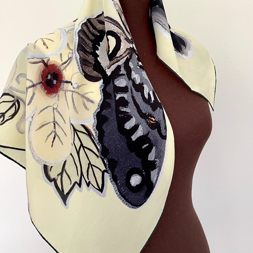 Gucci Scarf Logo Kris Knight Butterfly Flora Yellow Silk Wrap - Picture 4 of 12